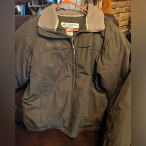 Columbia jacket brown size medium. Very nice condition!! Super soft.